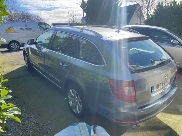 Skoda Superb Estate, Diesel, 2010, Grey
