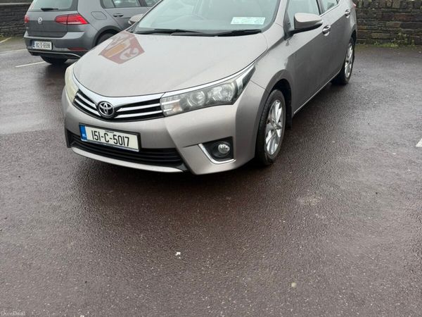 Toyota Corolla Saloon, Petrol, 2015, Bronze