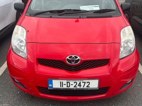 Toyota Yaris Hatchback, Petrol, 2011, Red