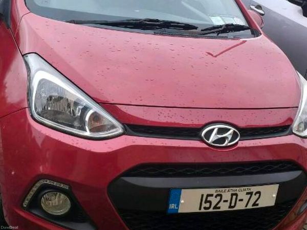 Hyundai i10 Hatchback, Petrol, 2015, Red