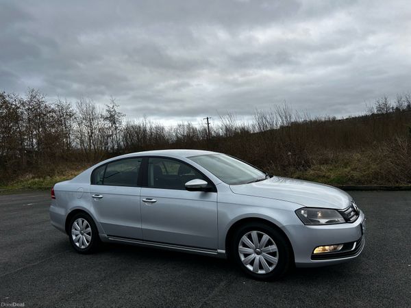 Volkswagen Passat Saloon, Diesel, 2013, Silver