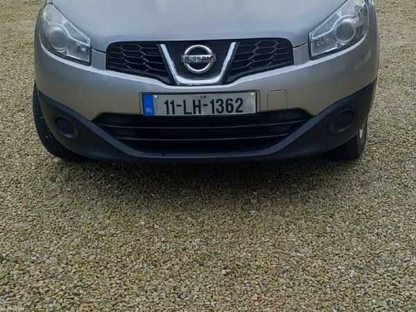 Nissan Qashqai Hatchback, Diesel, 2011, Silver