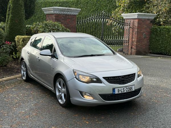 Vauxhall Astra Hatchback, Diesel, 2011, Silver