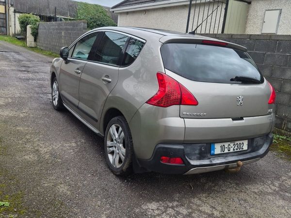 Peugeot 3008 MPV, Diesel, 2010, Grey