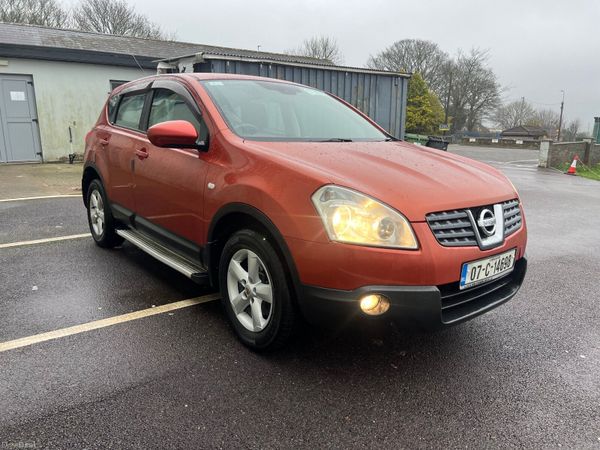 Nissan Qashqai Hatchback, Petrol, 2007, Red