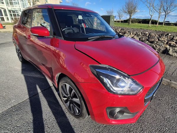 Suzuki Swift Hatchback, Petrol, 2020, Red