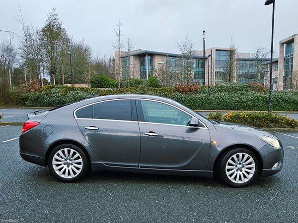 Vauxhall Insignia Hatchback, Diesel, 2011, Grey