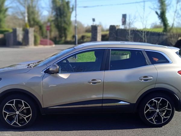 Renault Kadjar SUV, Diesel, 2016, Gold