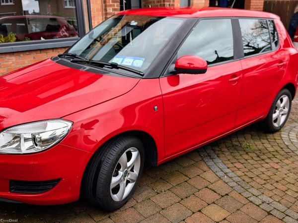 Skoda Fabia Hatchback, Diesel, 2011, Red