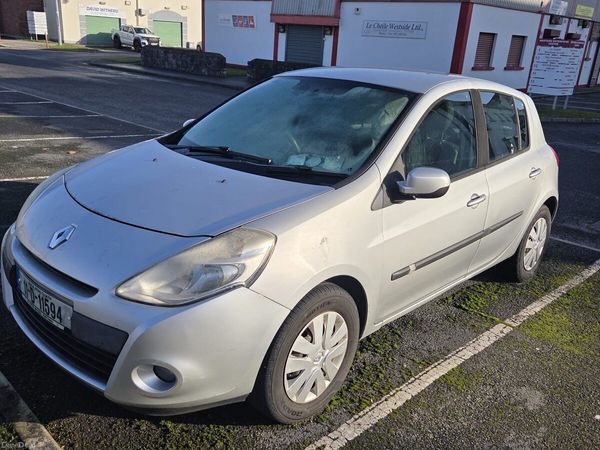 Renault Clio Hatchback, Ethanol Petrol, 2011, Silver