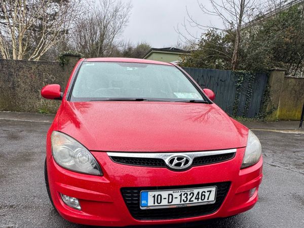 Hyundai i30 Hatchback, Petrol, 2010, Red
