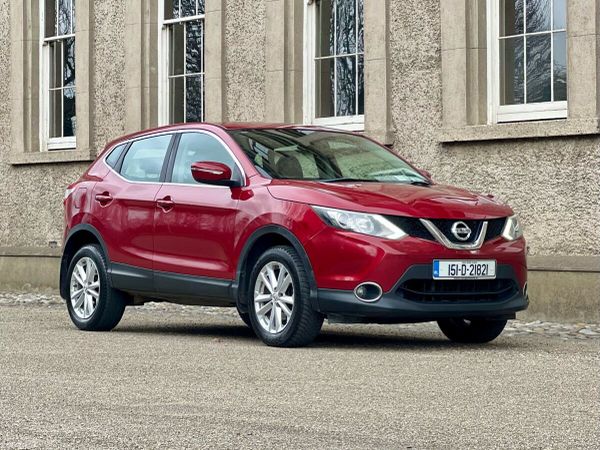 Nissan Qashqai Hatchback, Diesel, 2015, Red