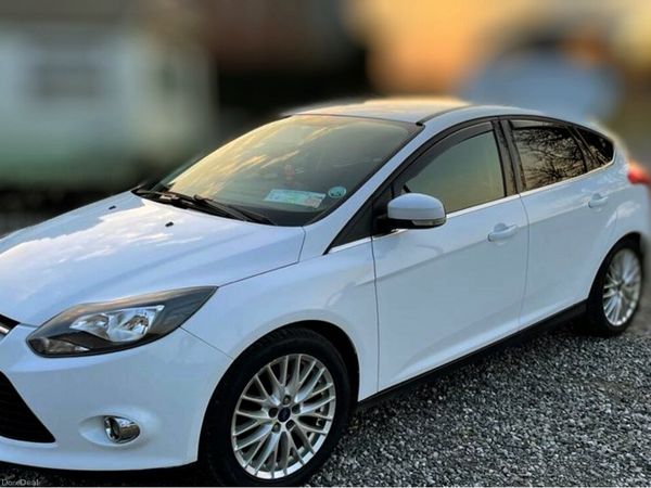 Ford Focus Hatchback, Petrol, 2012, White