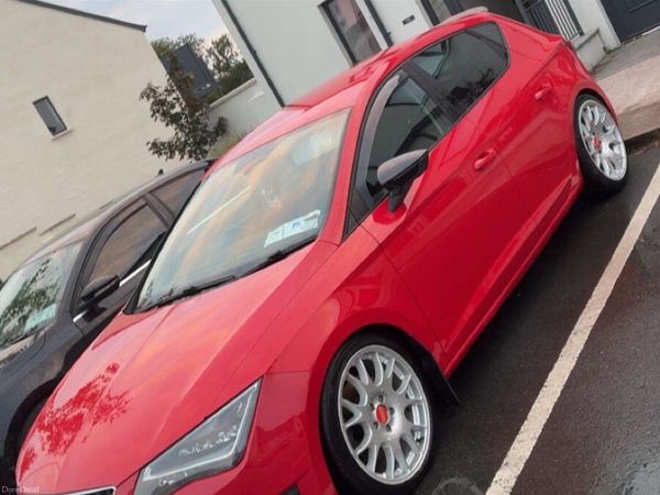 SEAT Leon Hatchback, Diesel, 2015, Red