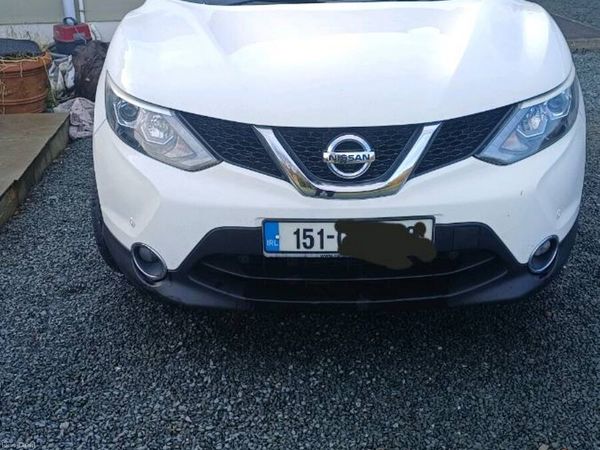 Nissan Qashqai Hatchback, Diesel, 2015, White