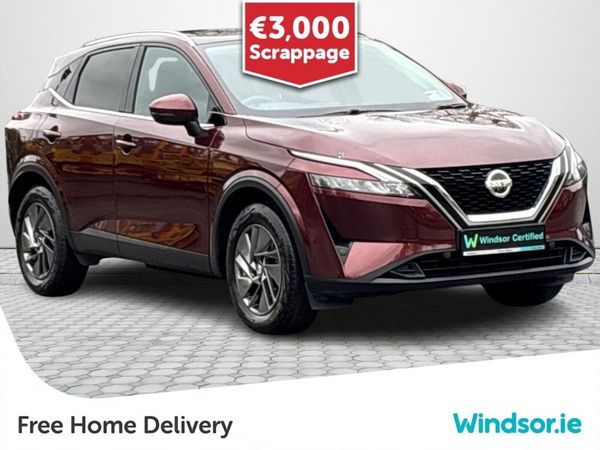 Nissan Qashqai MPV, Petrol, 2022, Red