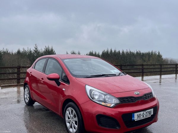 Kia Rio Hatchback, Petrol, 2014, Red
