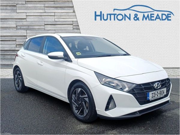 Hyundai i20 Hatchback, Petrol, 2022, White