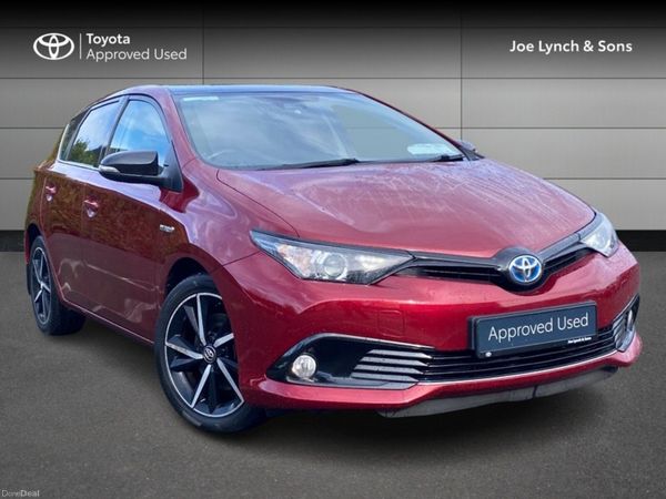 Toyota Auris MPV, Petrol Hybrid, 2018, Red