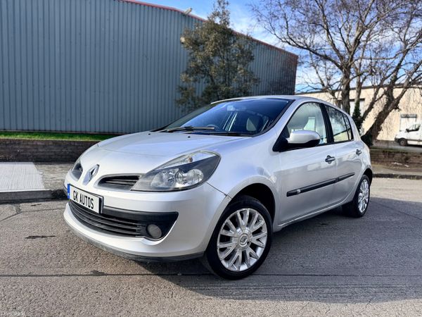 Renault Clio Hatchback, Petrol, 2010, Silver