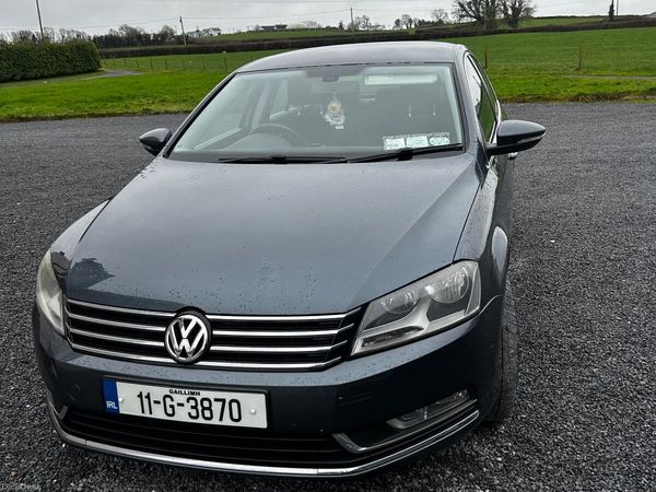Volkswagen Passat Saloon, Diesel, 2011, Grey