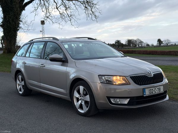 Skoda Octavia Estate, Diesel, 2013, Beige