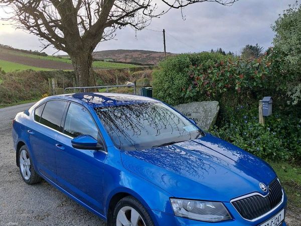 Skoda Octavia Saloon, Diesel, 2016, Blue