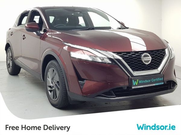 Nissan Qashqai MPV, Petrol, 2021, Red