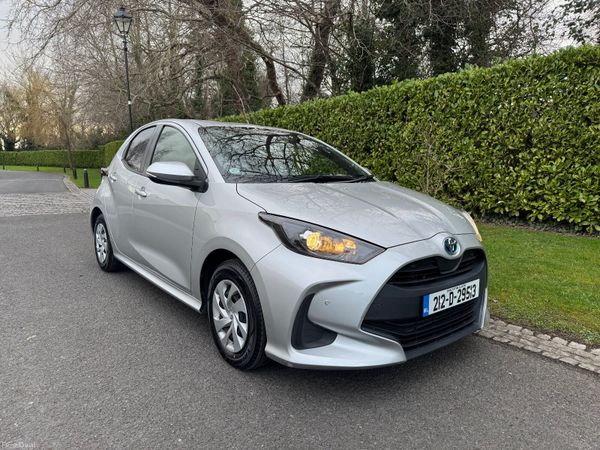 Toyota Yaris Hatchback, Petrol Hybrid, 2021, Silver