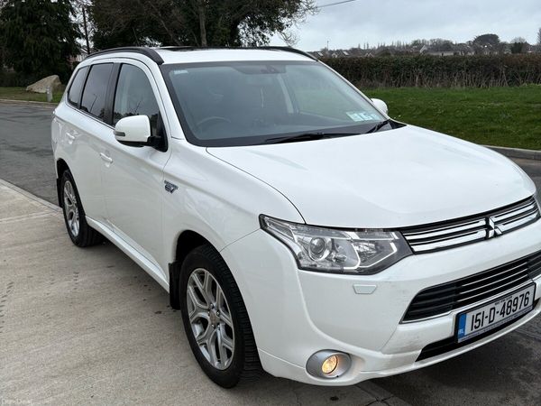 Mitsubishi Outlander SUV, Petrol Plug-in Hybrid, 2015, White