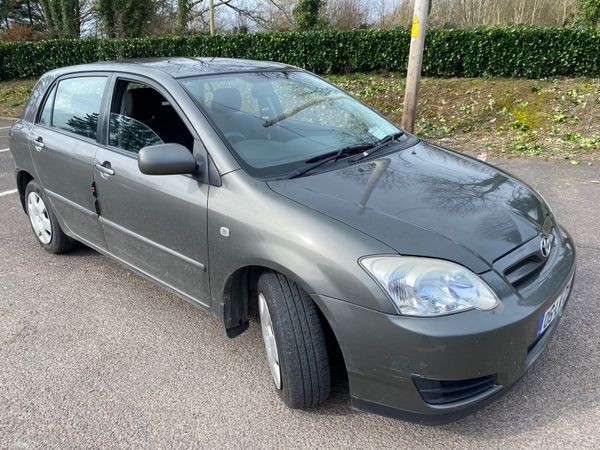 Toyota Corolla Hatchback, Petrol, 2005, Grey