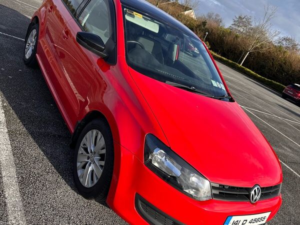Volkswagen Polo Hatchback, Petrol, 2014, Red