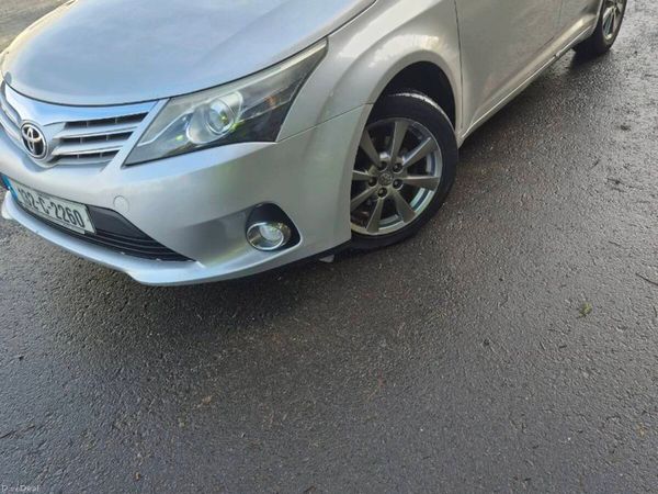 Toyota Avensis Saloon, Diesel, 2013, Silver