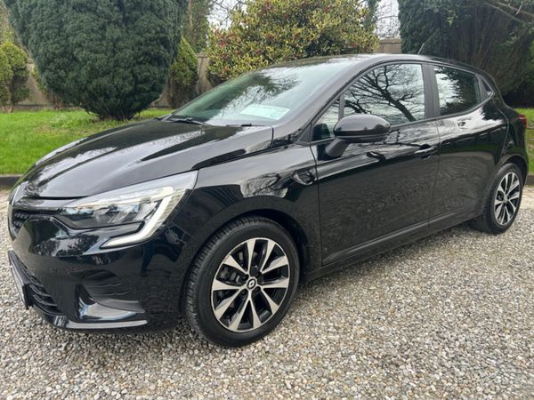 Renault Clio Hatchback, Petrol, 2023, Black