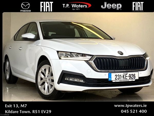 Skoda Octavia Hatchback, Petrol, 2023, White