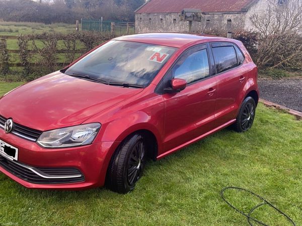 Volkswagen Polo Hatchback, Petrol, 2015, Red