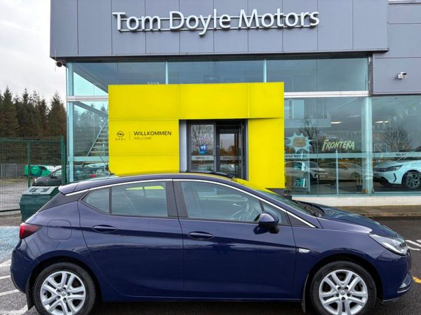 Opel Astra Hatchback, Petrol, 2017, Blue