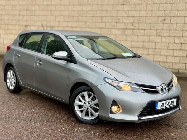 Toyota Auris Hatchback, Diesel, 2014, Grey