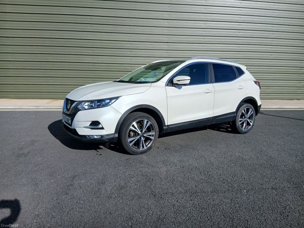Nissan Qashqai Hatchback, Diesel, 2018, White