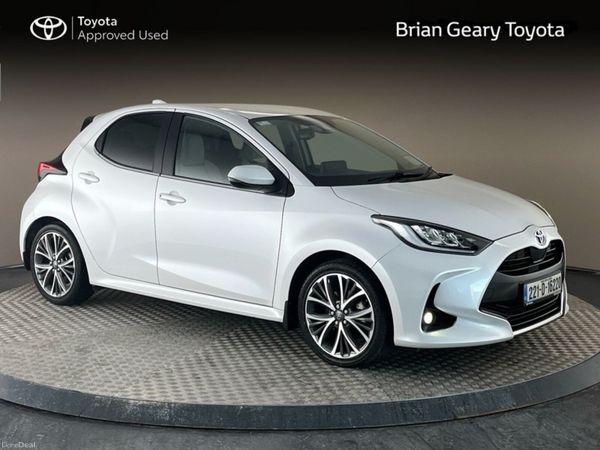 Toyota Yaris Hatchback, Petrol Hybrid, 2022, White