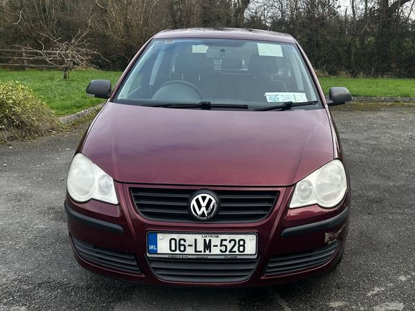 Volkswagen Polo Hatchback, Petrol, 2006, Red