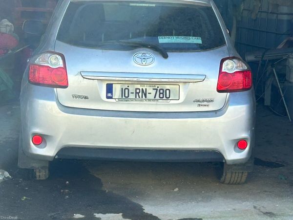 Toyota Auris Hatchback, Diesel, 2010, Silver