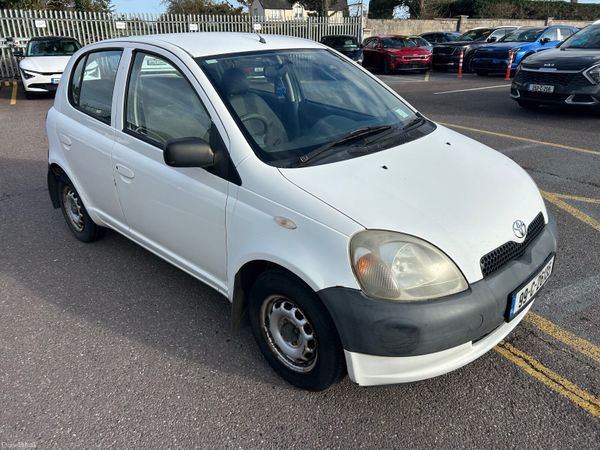 Toyota Yaris Hatchback, Petrol, 1999, White