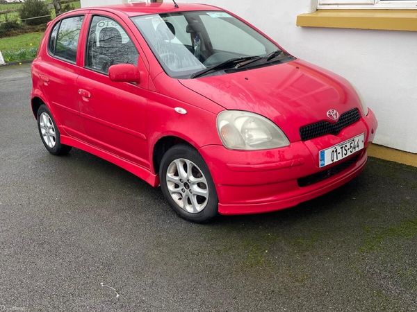 Toyota Yaris Hatchback, Petrol, 2001, Red