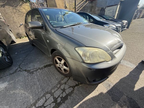 Toyota Corolla Hatchback, Petrol, 2005, Grey