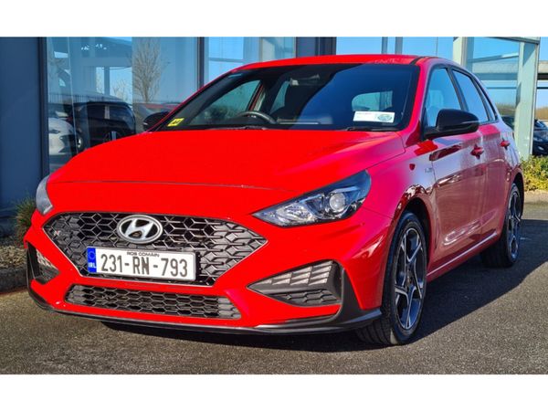 Hyundai i30 Hatchback, Petrol, 2023, Red