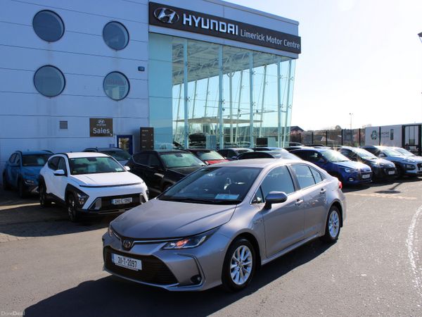 Toyota Corolla Saloon, Petrol Hybrid, 2021, Grey