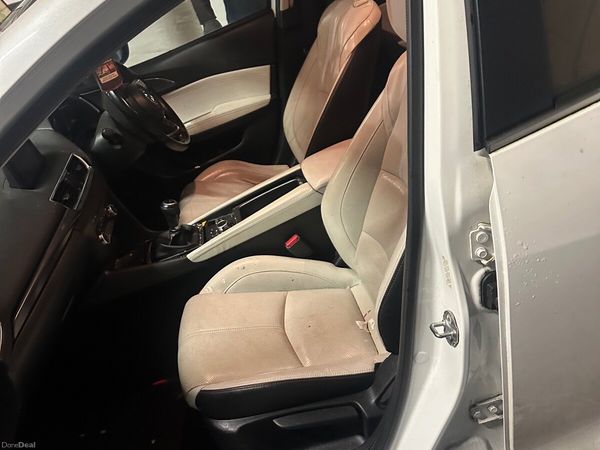 Mazda Mazda3 Hatchback, Diesel, 2017, White