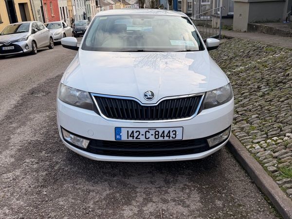 Skoda Rapid Hatchback, Petrol, 2014, White