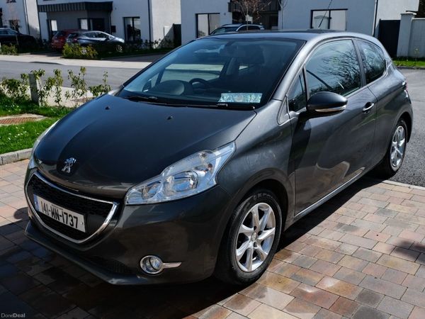 Peugeot 208 Hatchback, Petrol, 2014, Grey